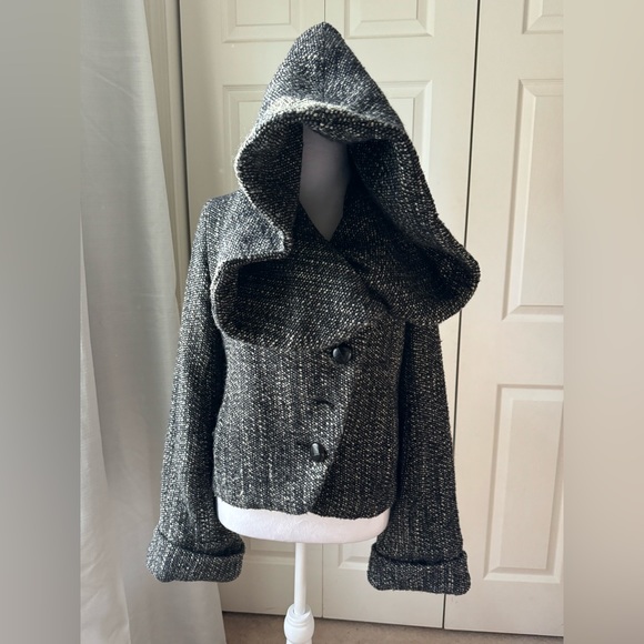 Chulo Pony coat black white outside and red satin material inside! Size-SMALL P - Picture 5 of 14